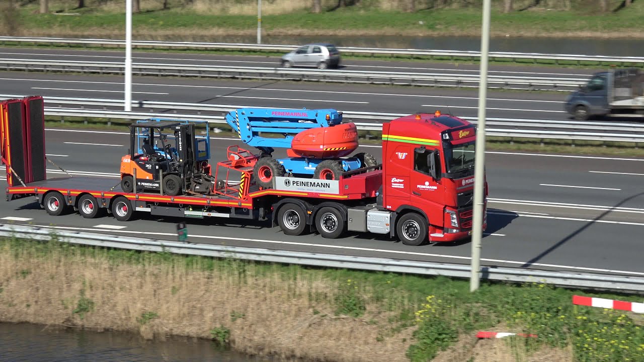 Trucks highway A16 / E19,  23 march 2020 near Cornelis van Beverenbrug 51.890784, 4.560689