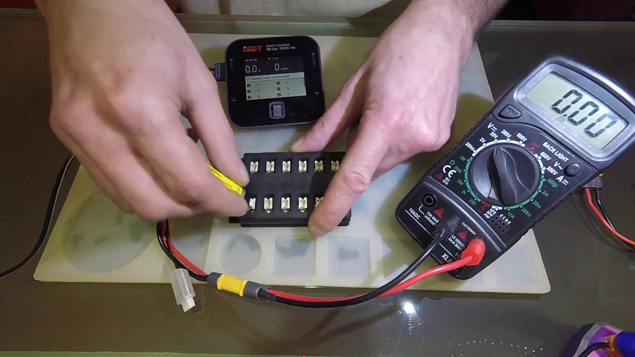 ISDT charger and 1S battery : howto fix incorrect voltage readings