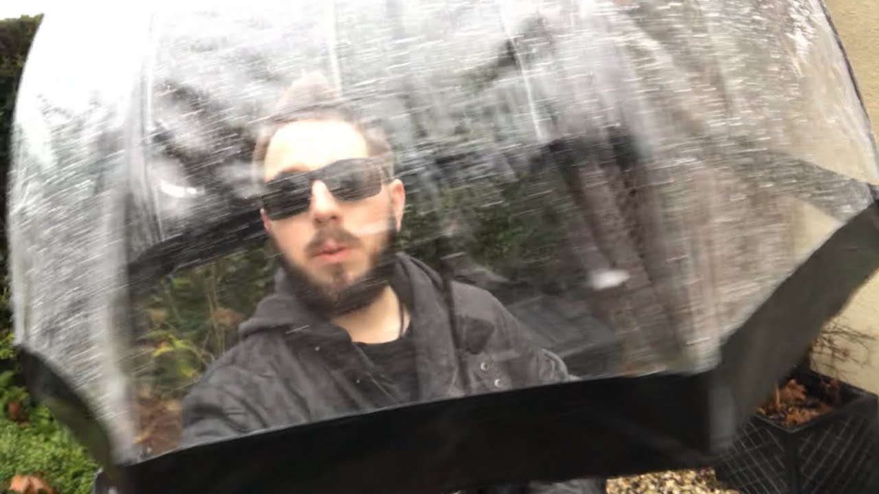 Reviewing Queen Elizabeth's 'Birdcage' 'See Thru' Umbrella!