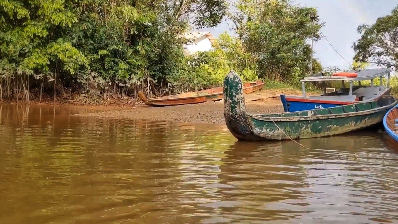 Nena, Come on a Boat Trip With Me From French-Guyana (Village Pierre) to Suriname (Albina, Papatam)