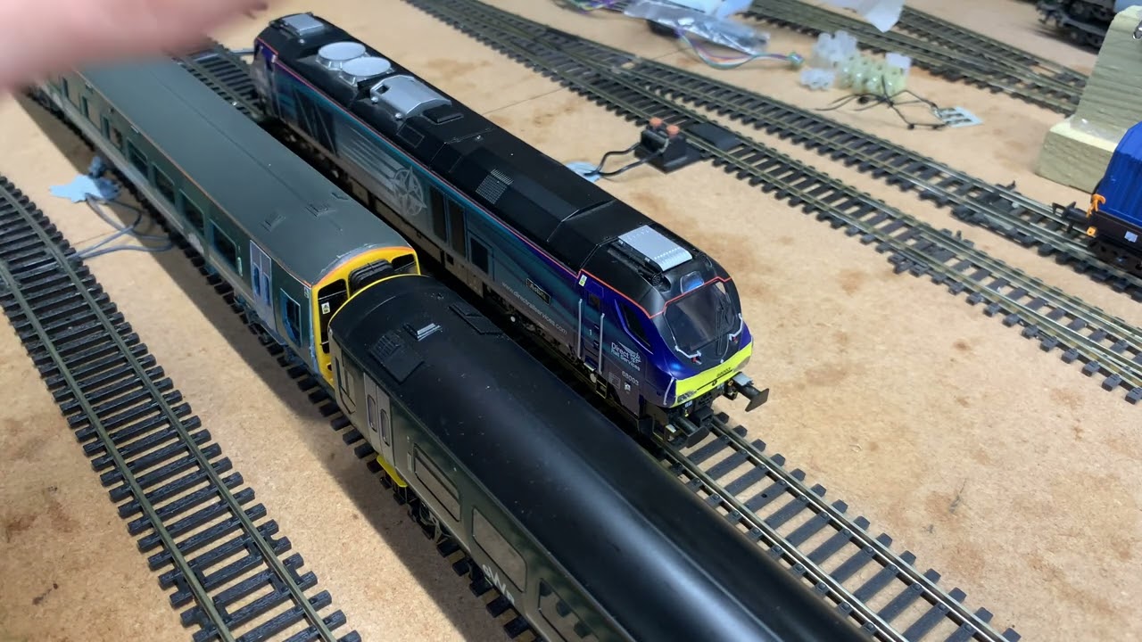 Dapol class 68 DCC Sound fitting