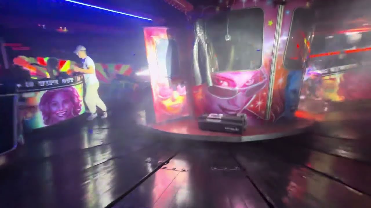 Slater’s Wipout Waltzer (On ride) 