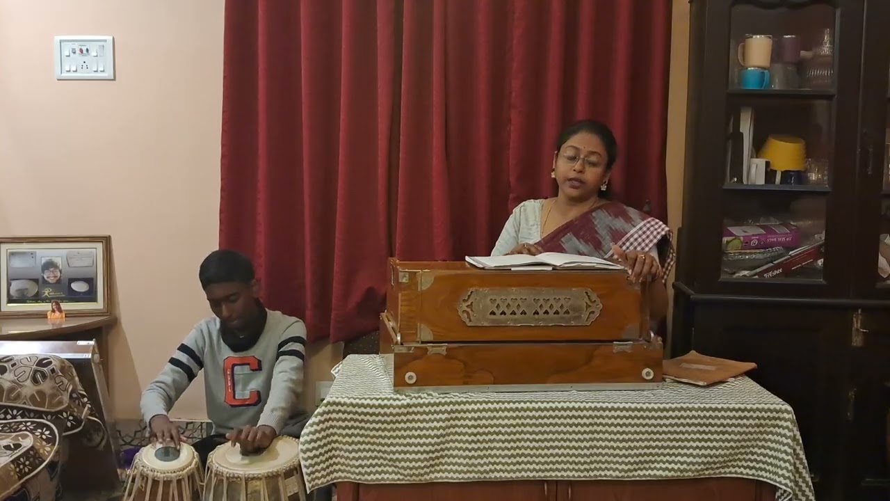 ১৬ সোমা দে