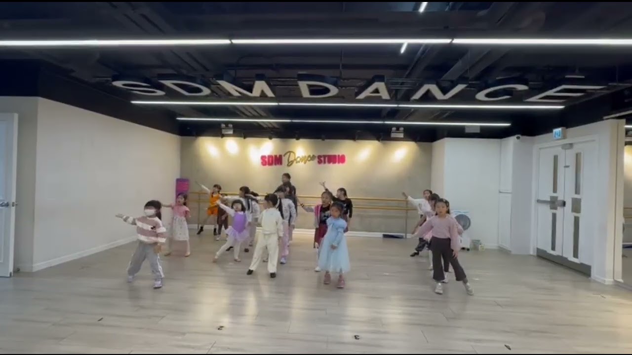 Miriam香港迪士尼最終大排練！班級多角度Into the Unknown＆Let It Go｜超可愛兒童團體舞搞笑瞬間