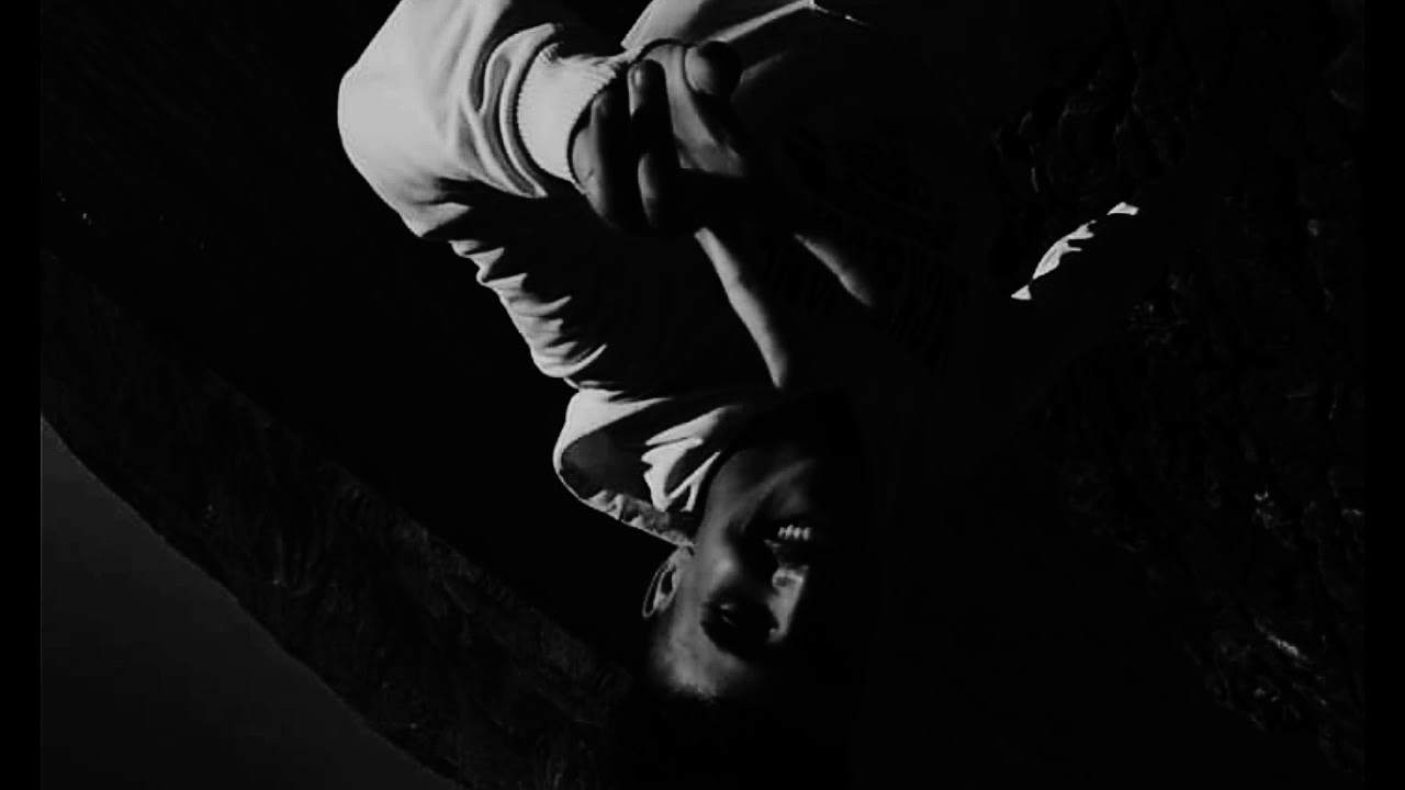 Sowa hlowa black and white🖤💨