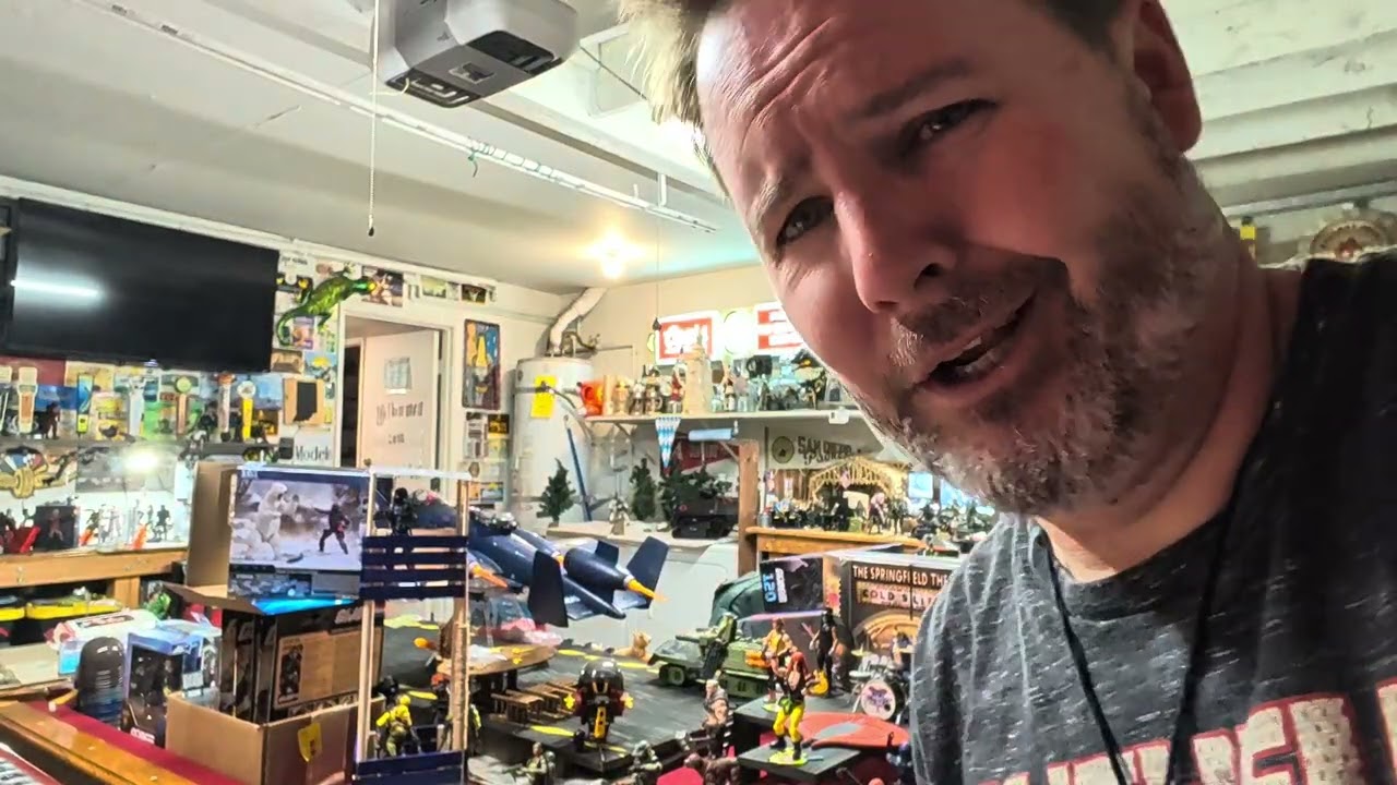 G.I. Joe Classified Unboxing - Snake Eyes and Polar Bear!