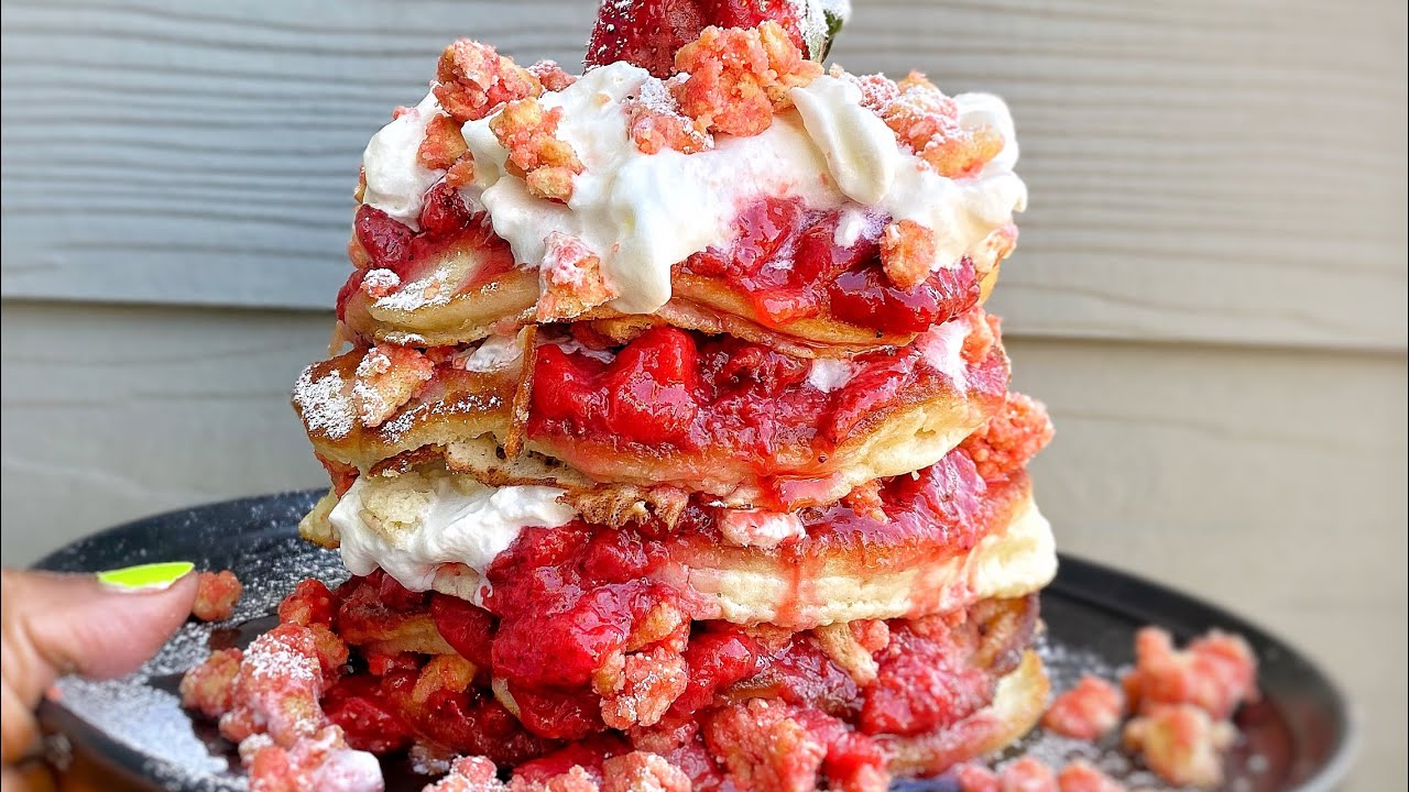 STRAWBERRY COOKIE CRUNCH PANCAKES!!! | STAY HOME BRUNCH!