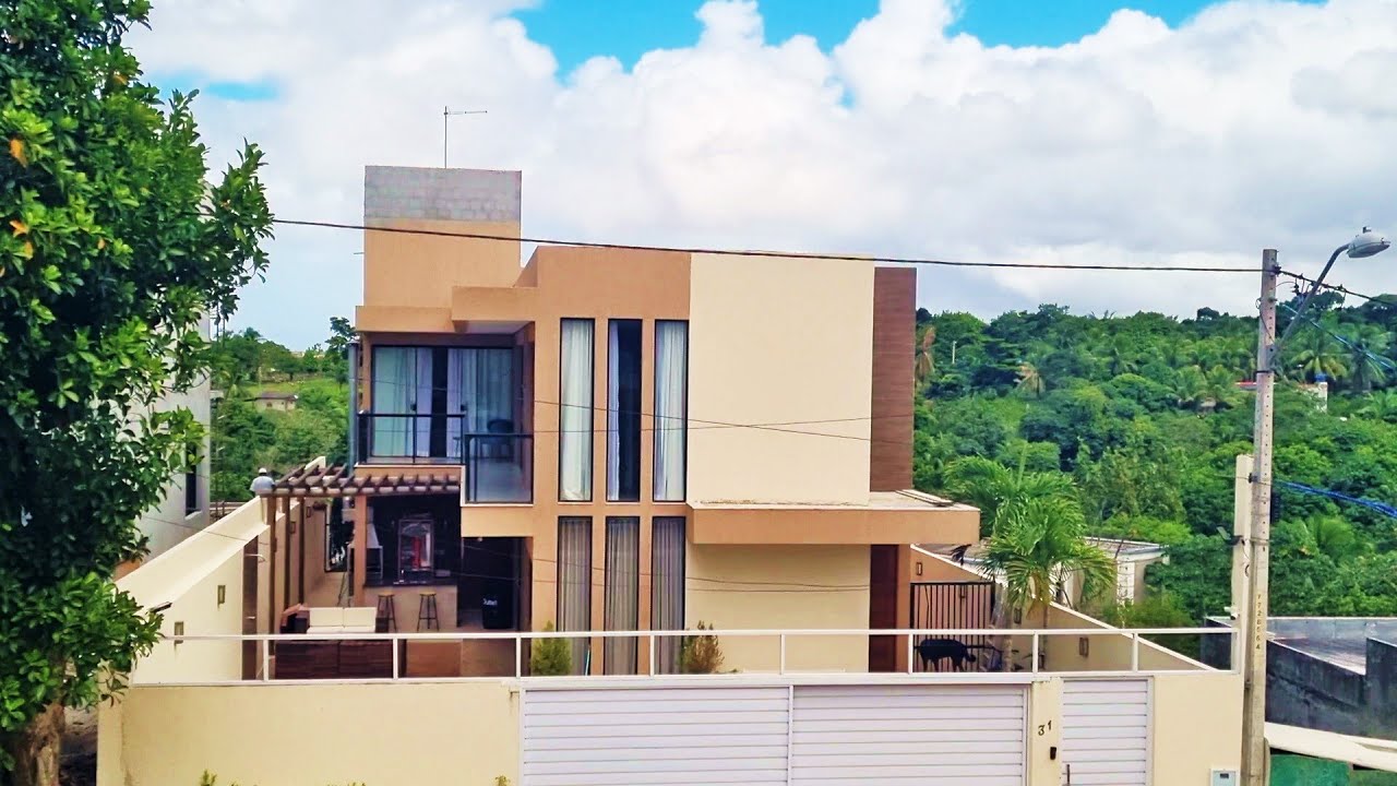 Casa com piscina em Lauro de Freitas