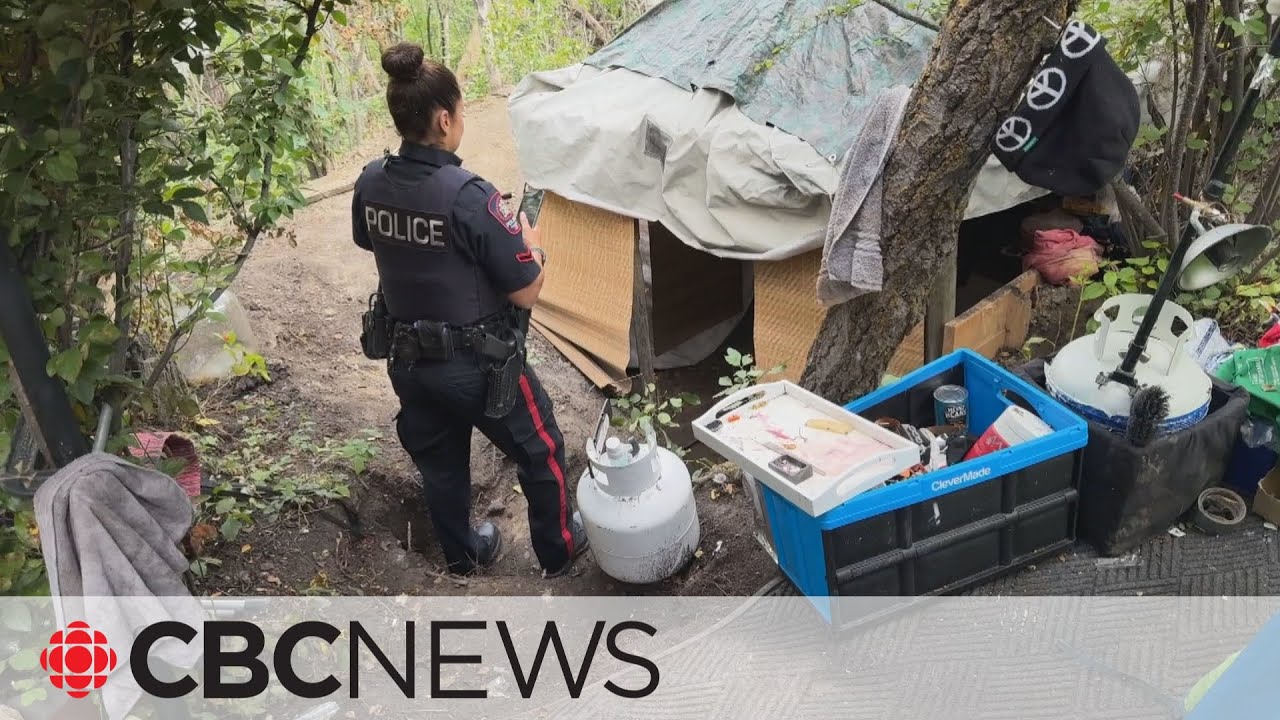Police, front-line agencies track and help people experiencing homelessness in Calgary