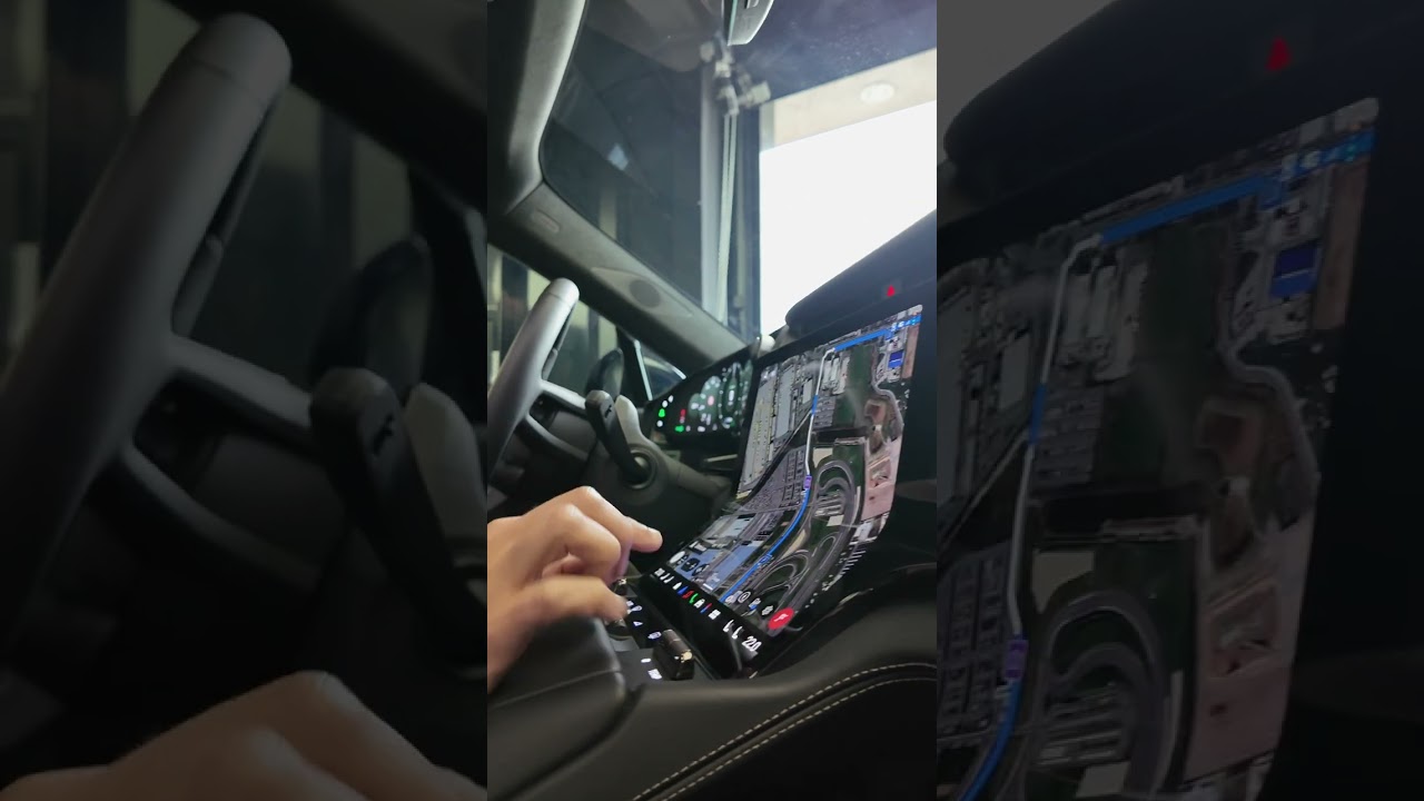 💡All-new Porsche interior with curved screen in the first-ever Porsche Cayenne electric!