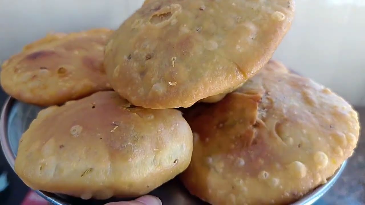 सर्दियों की स्पेशल खस्ता मटर कचौरी | बाहर से कुरकुरी अंदर से मसालेदार | Khasta Outside, Spicy Inside