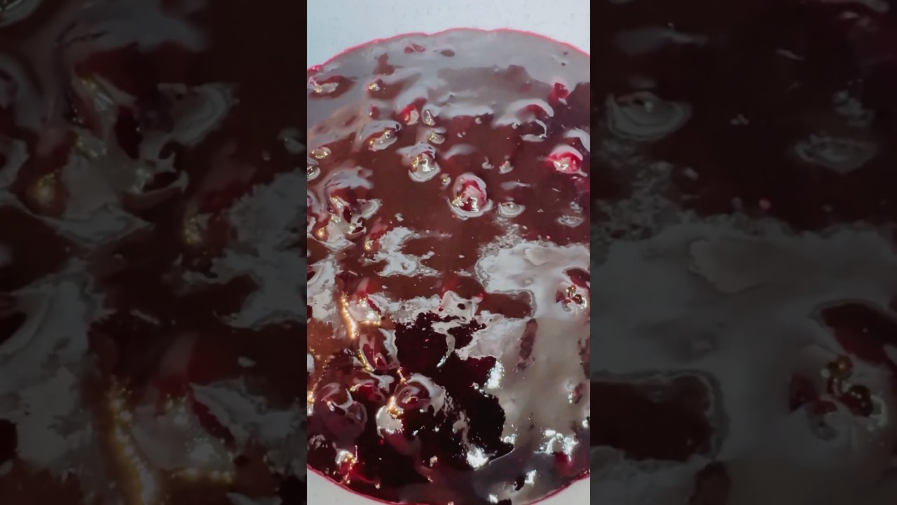Let&rsquo;s make Blueberry Compote 🫐 #youtubeshorts #blueberrycompote # Blueberrylove #compote #cakeart