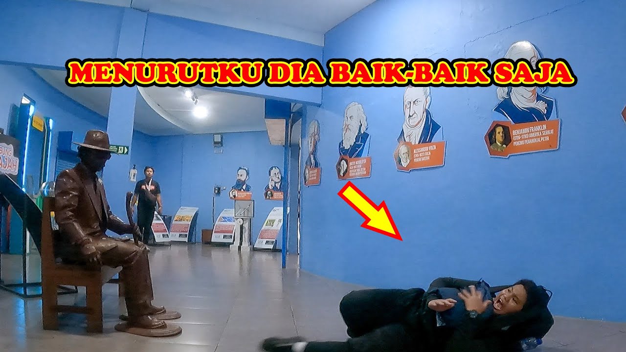 Laki laki itu Hampir pingsan, Living Statue Prank, Human Statue Prank