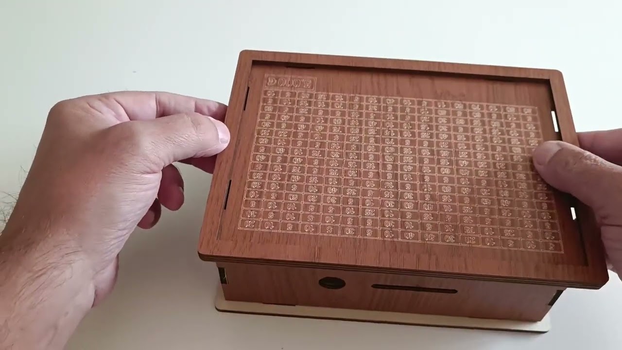 Hucha de madera, SÚPER HUCHA, ORIGINAL Y CON UN FINAL ESTUPENDO