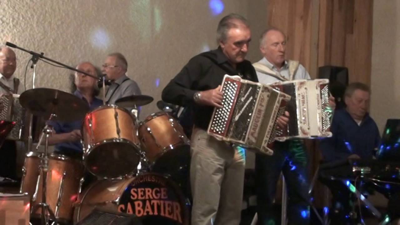 Gala d'accordéon Pinols.21 mai 2016. Intro. avec tous les musiciens. Marches.