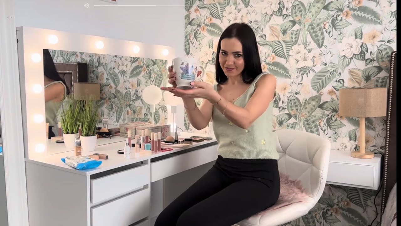 NOUA MASA DE MACHIAJ SI COLECTIA DE PRODUSE