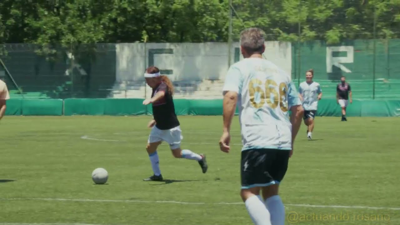 Iron Maiden - Steve Harris plays football in Argentina