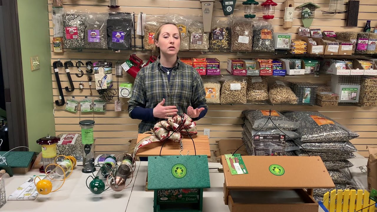 Mondays with Martha #27 - Bird Feeder Basics