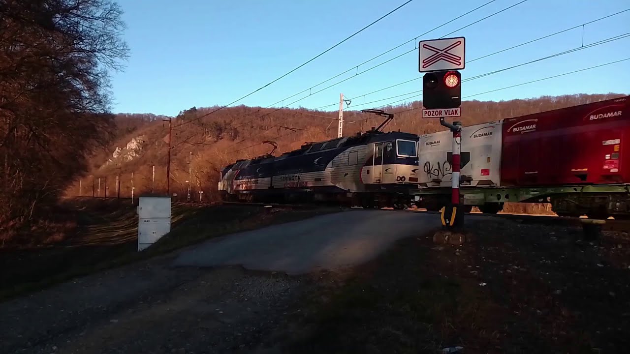 🚂 Dvojičky + Peršing na priecestí pri Trebejove | Pozdrav od rušňovodiča! | Vlaky Slovensko