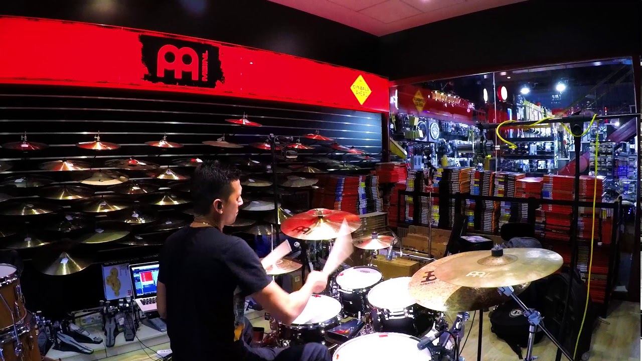 Dani Morales_Groove that bass_Drum Jam at Leturiaga