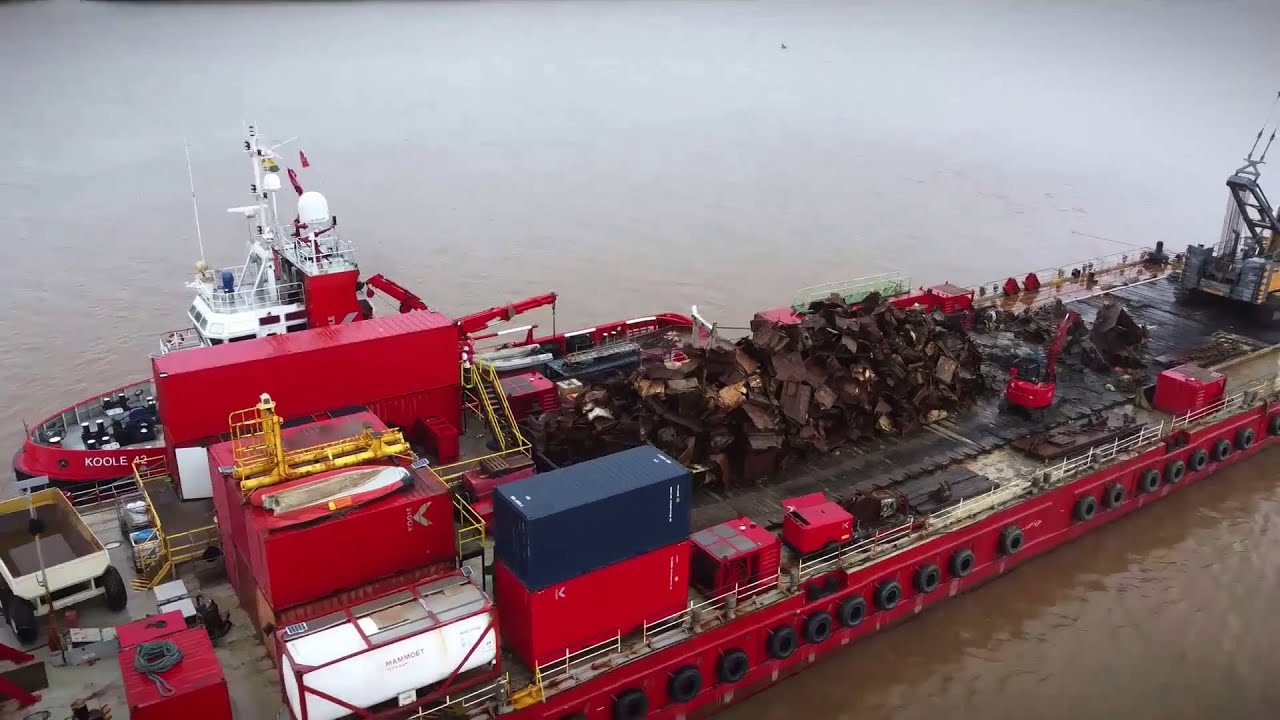 Wreck removal in the Demerara River Georgetown – Guyana