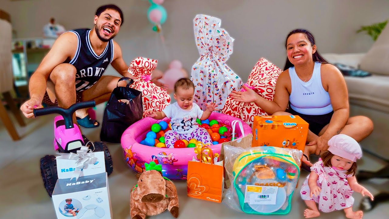 ABRINDO OS PRESENTES DO ANIVERSÁRIO DA MARIAH ❤️🎀.