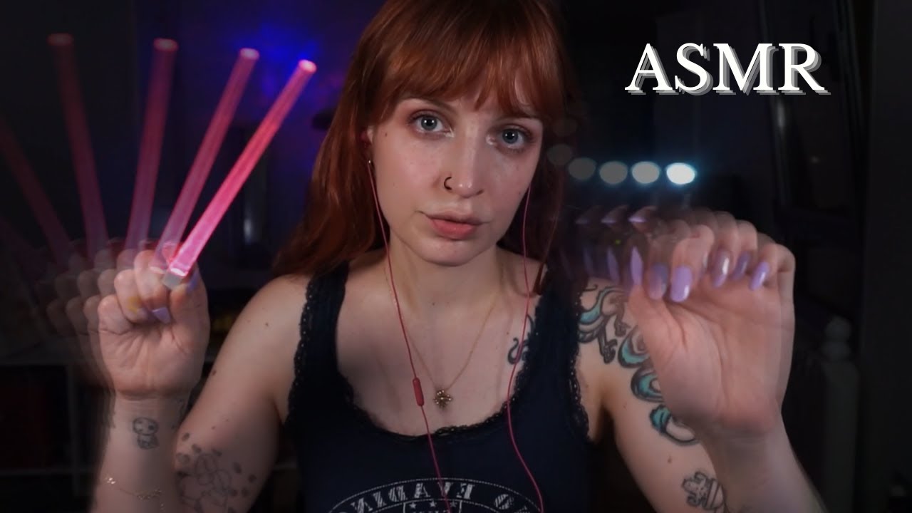 ASMR-звуки рта с эхом и световыми эффектами