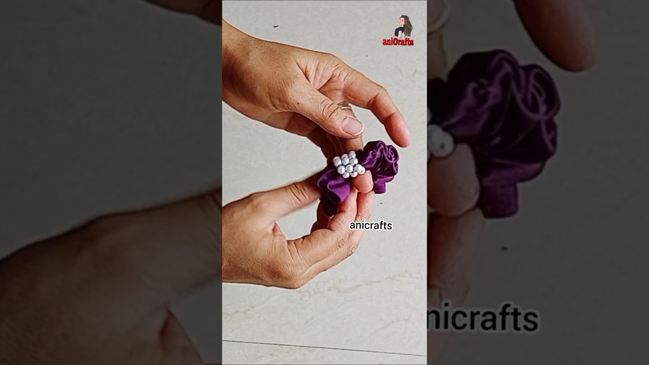 DIY Scrunchies #diyhairband #diyhairaccessories #scrunchies #anicrafts