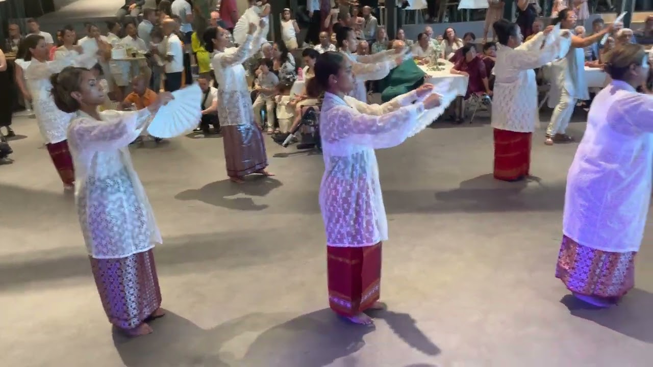 Menari/Binnenkomst bruidspaar