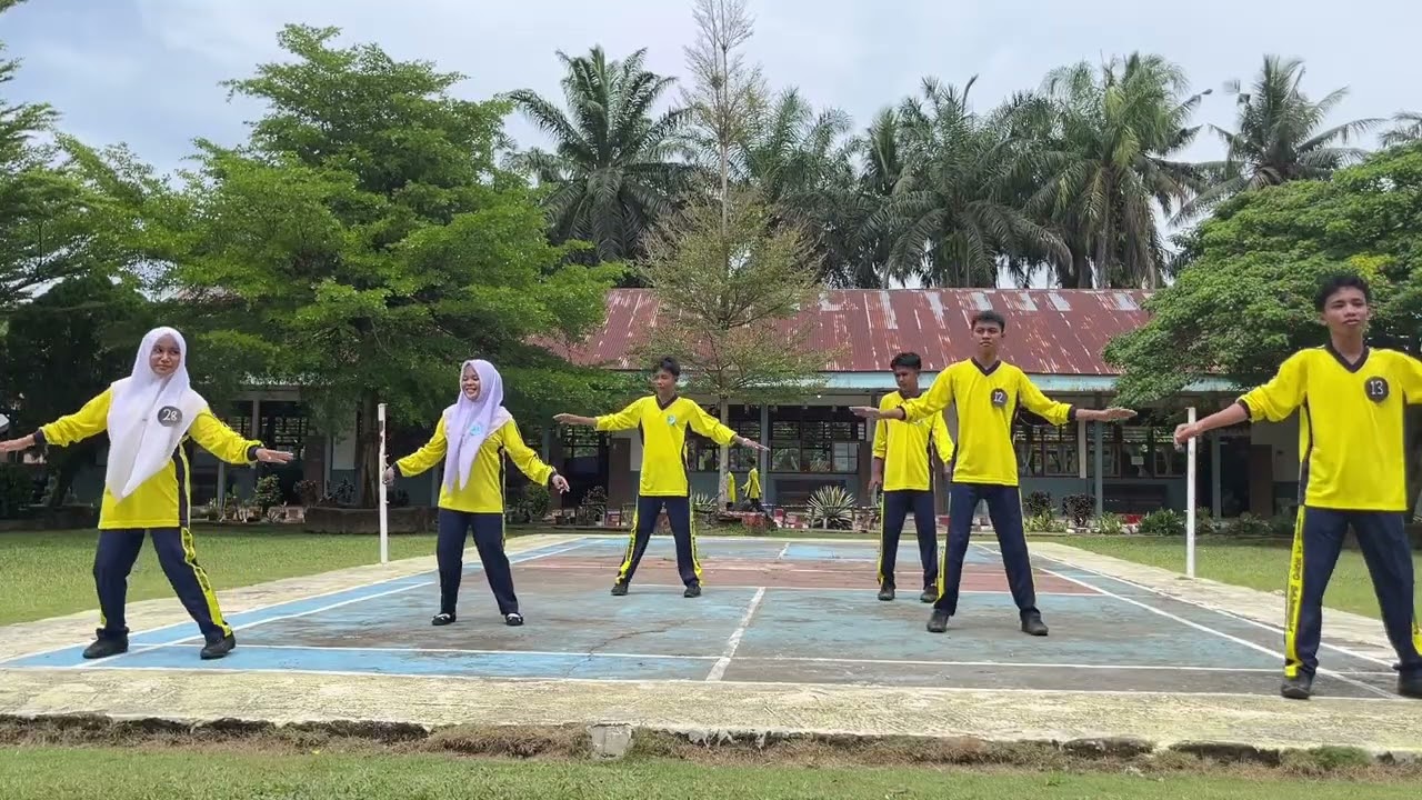 Tugas: Senam irama kelas X.E.5 Kelompok 1