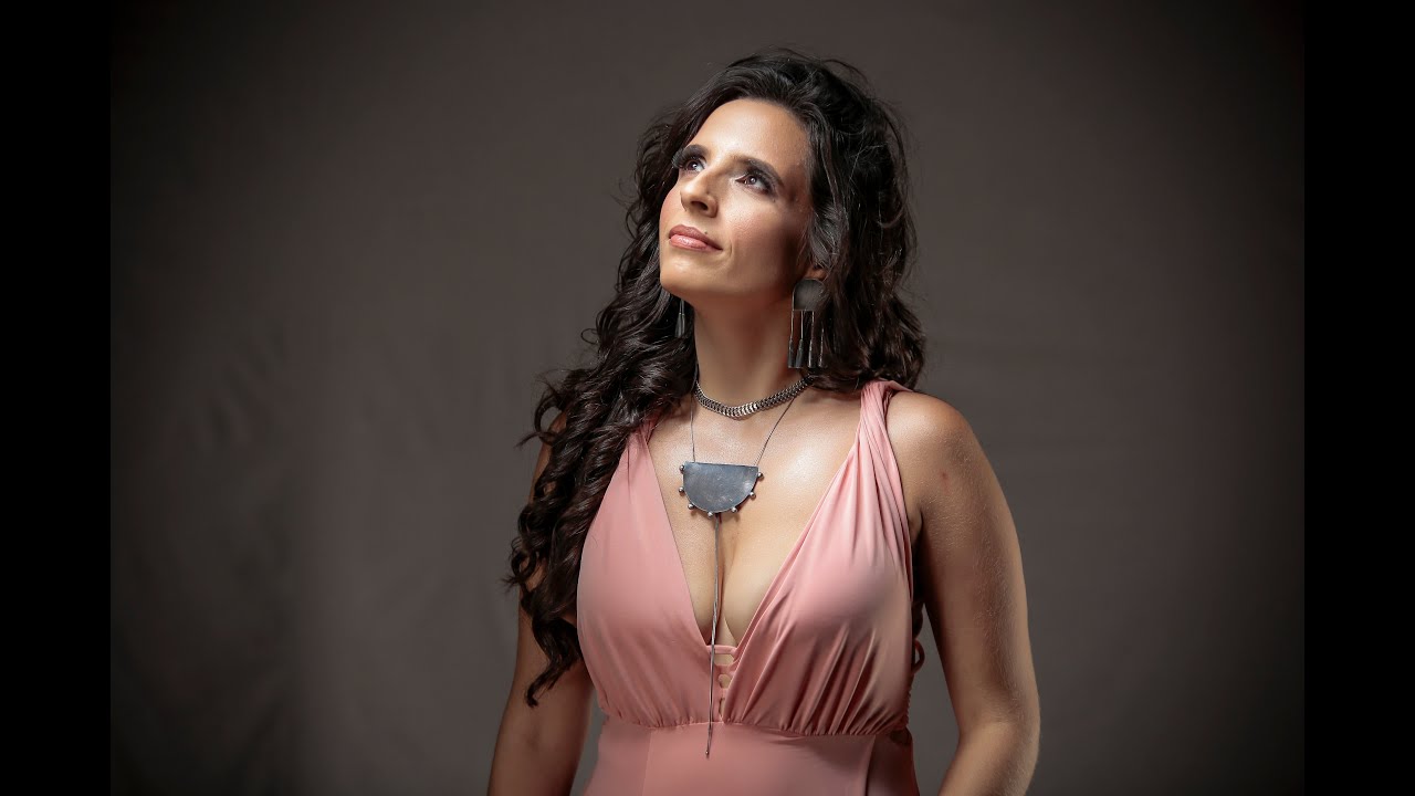 SOMOS UM - MAYARA DOURADO