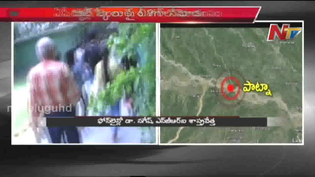 Earthquake shakes in North India | People Run out of their Houses