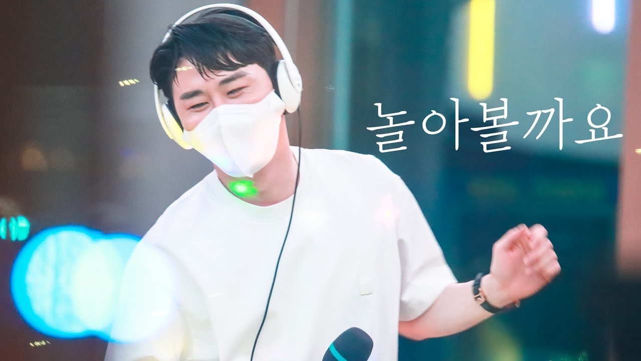 [직캠 4K] 영탁 -  저세상 텐션 음식 노래 메들리🎶🎤 ｜▶아메리카노, 날개, 냉면｜(@MBC 표준FM 주말엔 나비인가봐) 2022.03.19.