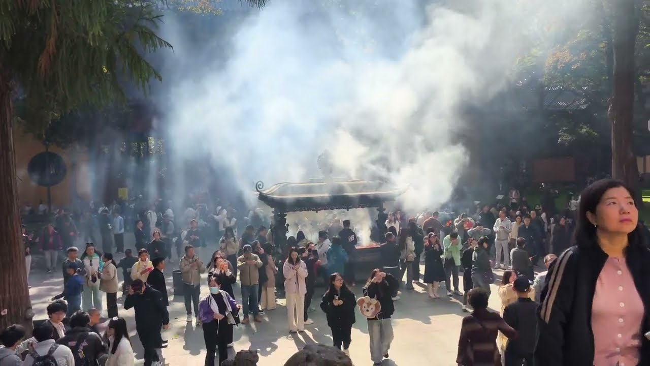 VID 20251130 104040 杭州靈隱寺香爐
