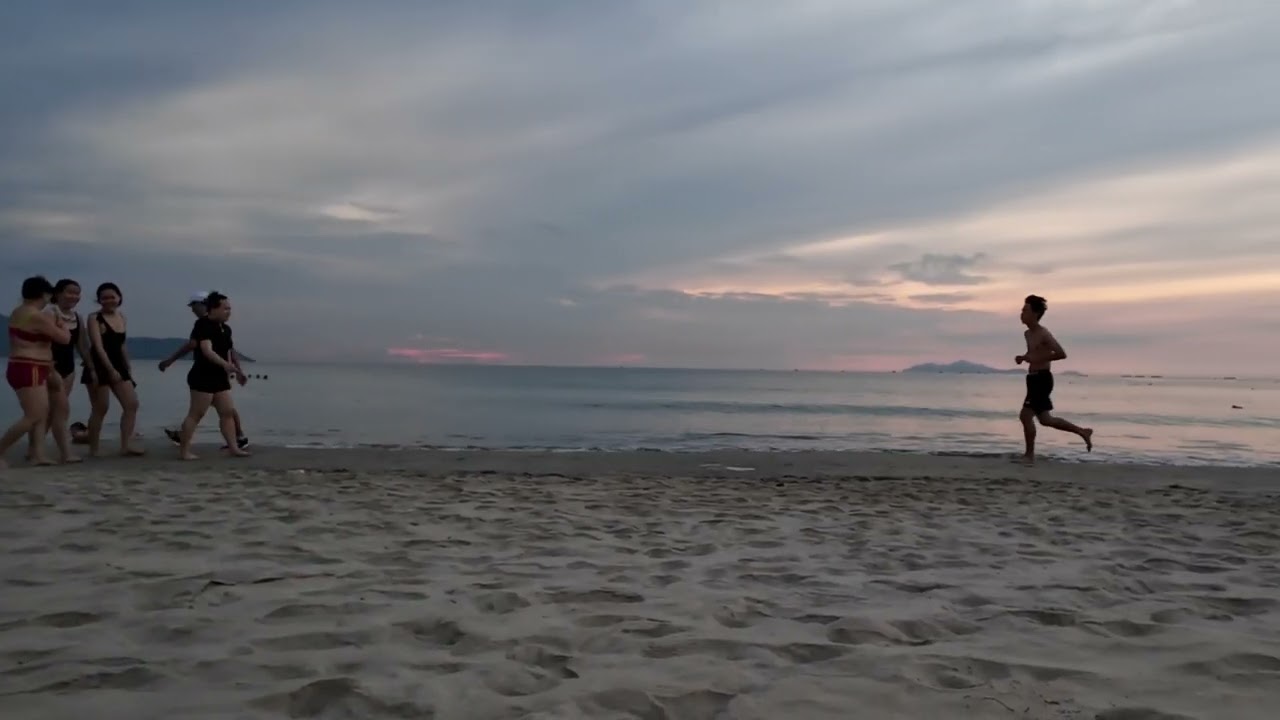Evening walk in DANANG Beach