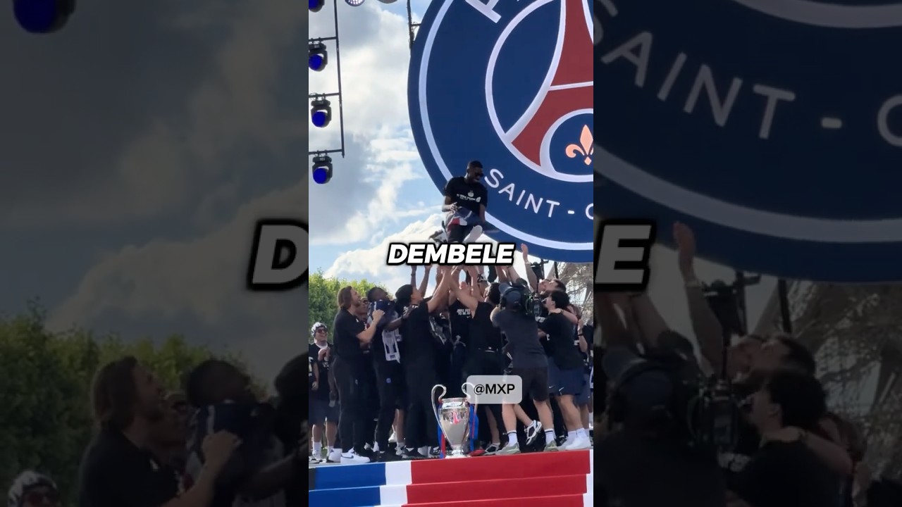 PSG players dropped Demb&eacute;l&eacute; during UCL celebrations before the World Cup. 😭🤣