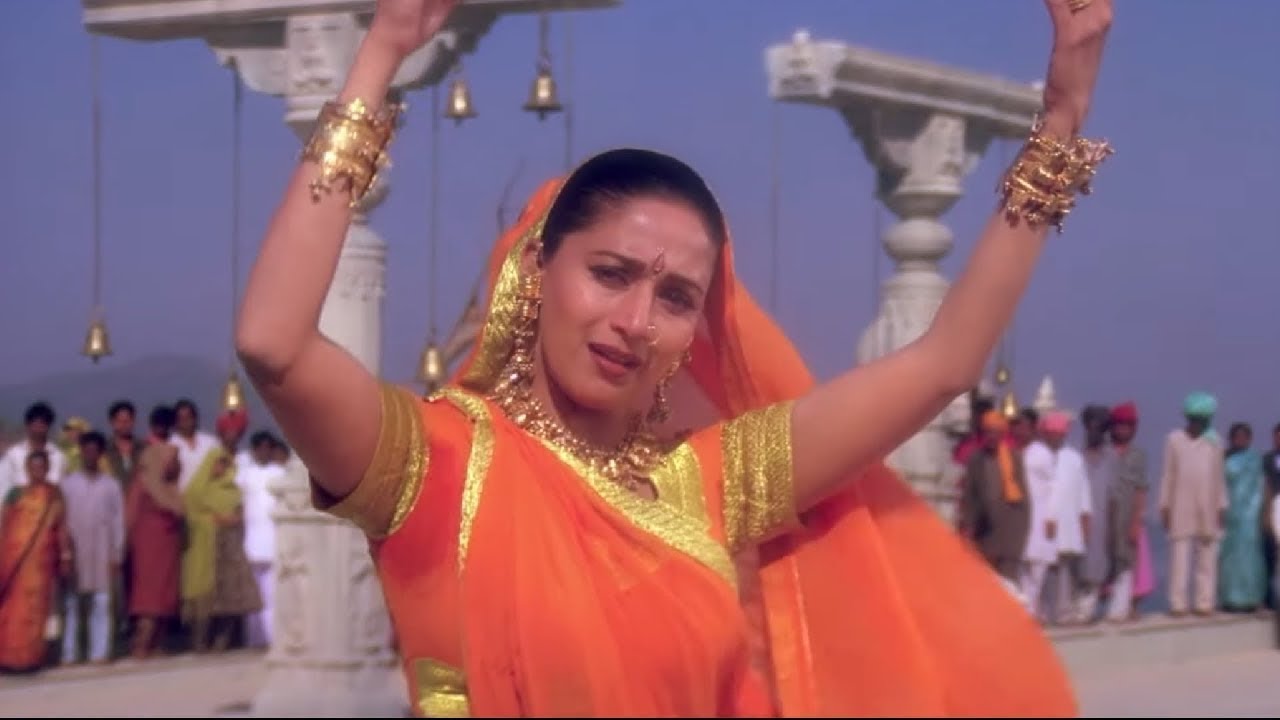 सांसों की माला पे सिमरूँ मैं का नाम - Saanson Ki Mala | Kavita | Koyla | Bolywood Queens Hit