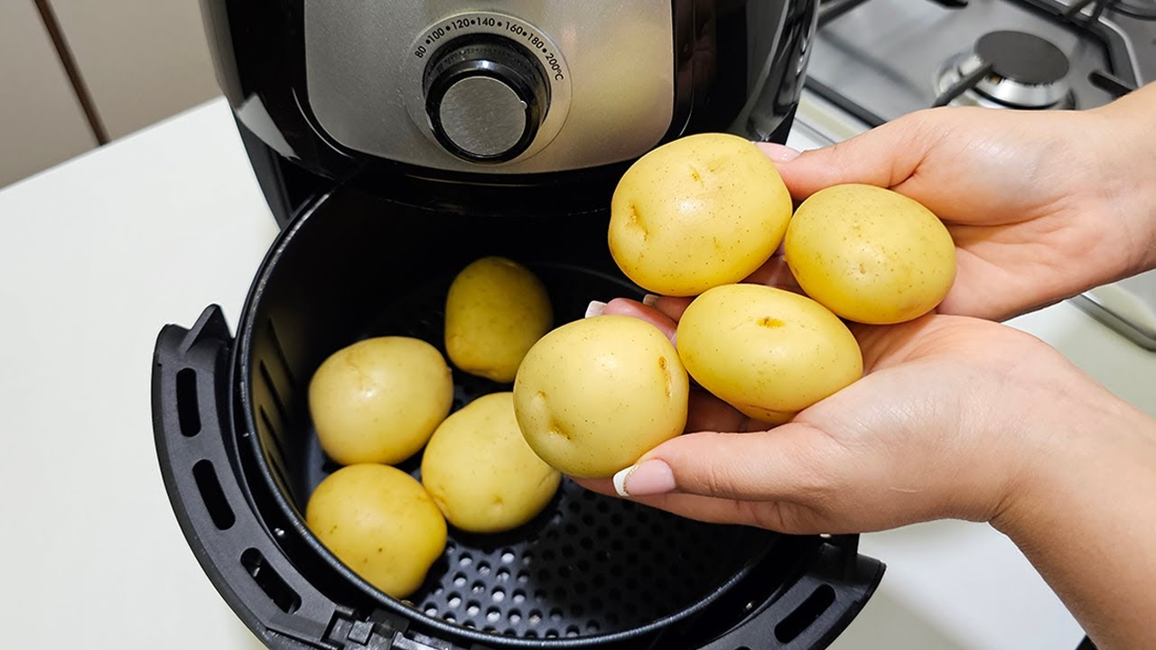 DESSE JEITO VOCÊ NUNCA VIU!  BATATA na Air Fryer  – pronta em minutos!