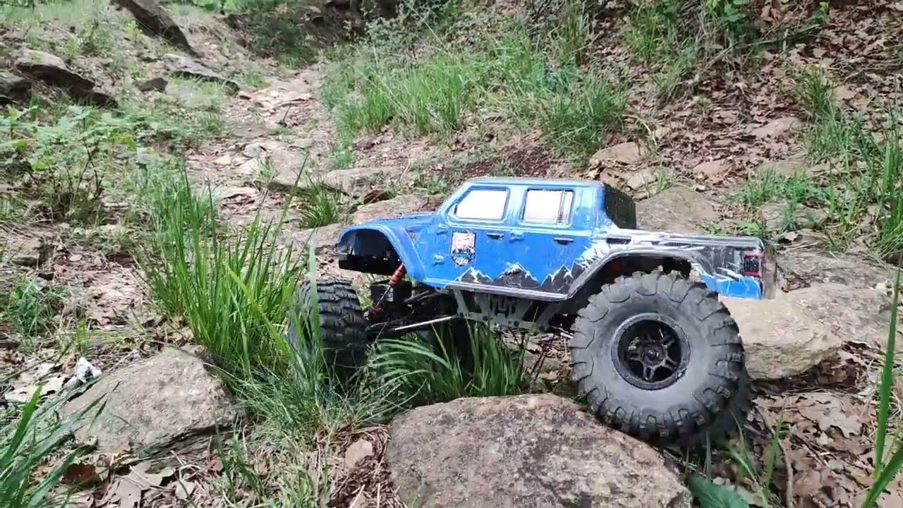 RC Piccolo sentiero fatto con il Crawler RGT 18100 Scaler-Crawler 1/10 totalmente stock! Primo Test