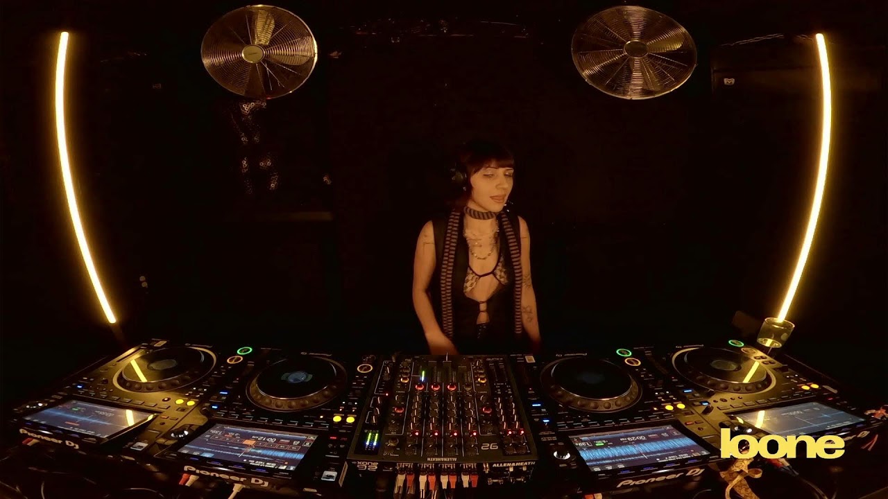 LOONE LIVE x KETARINA INVITES w/ KAROLINA