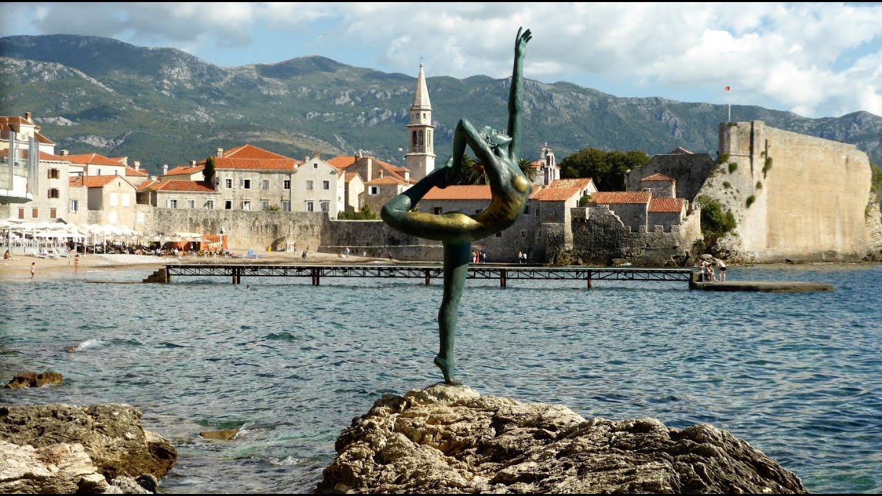 Dancing Girl Statue (Budva, Montenegro)