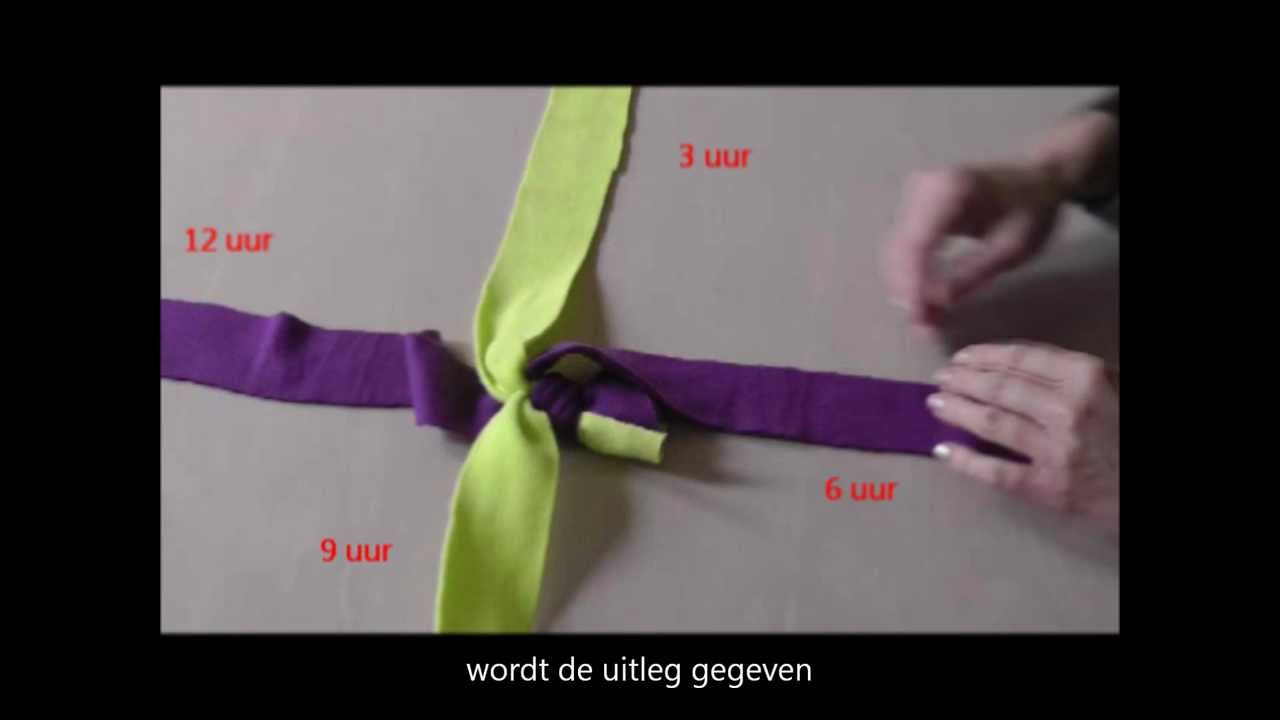 Tug touw. Fleece hondenspeeltjes zelf maken: scoubidou. Fleece tug toy for your pet