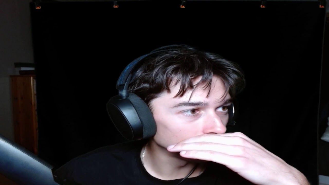 IDK WHATS HAPPENING