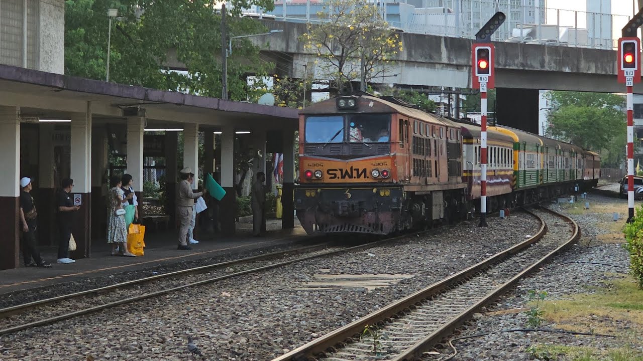 Short Journey From Makkasan To Bangkok Train Station 🚂 🇹🇭 