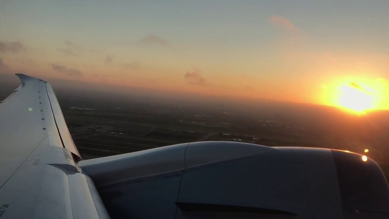 American Airlines Boeing 787-9 sunrise takeoff from DFW Airport
