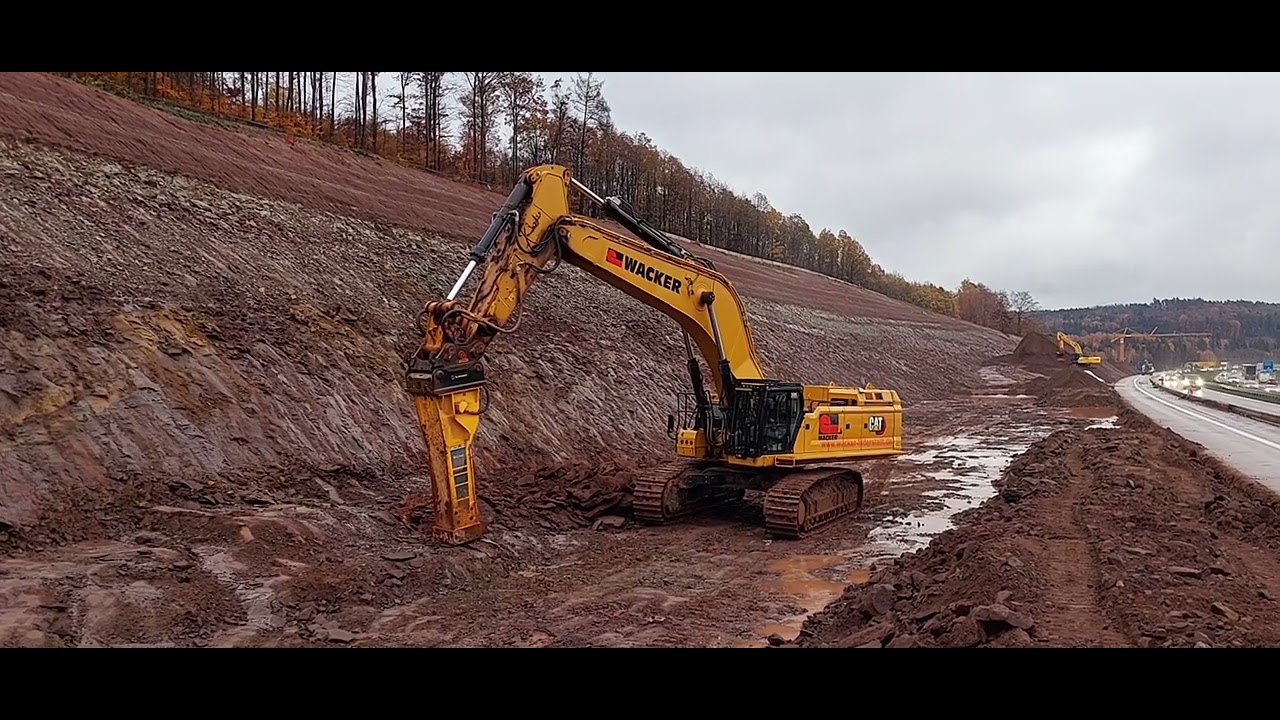CAT 395 NextGen with EPIROC EPH 10000 crushing rock