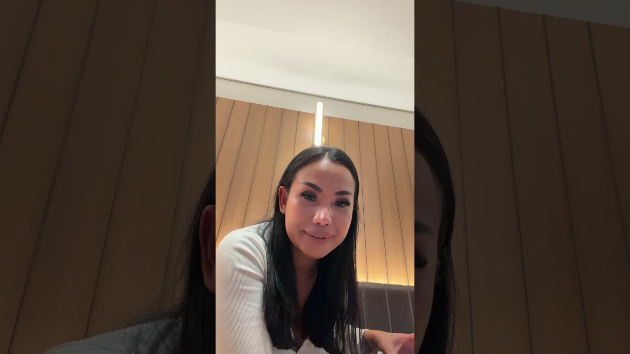 SwissMimi🦋 มานั่ง🍸💖🙏￼