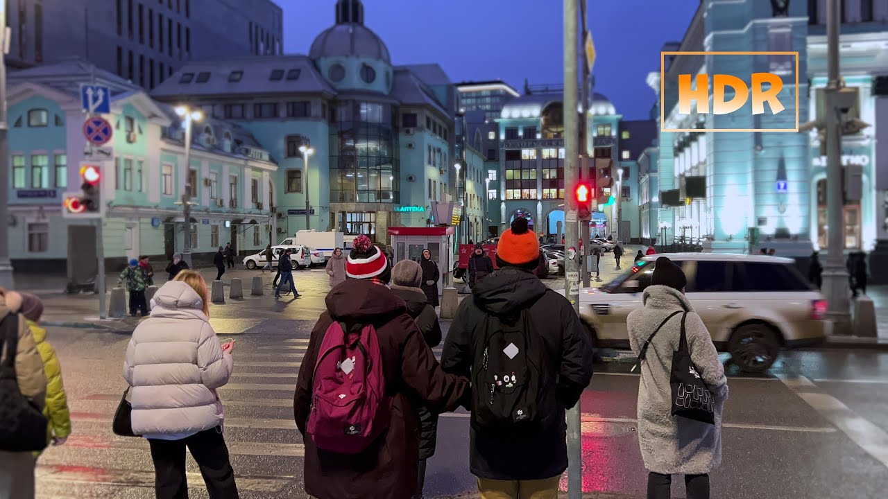 ⁴ᴷ [HDR] PEOPLE IN MOSCOW GO FROM WORK 🇷🇺 Walk along the WHITE SQUARE | Belorussky railway station