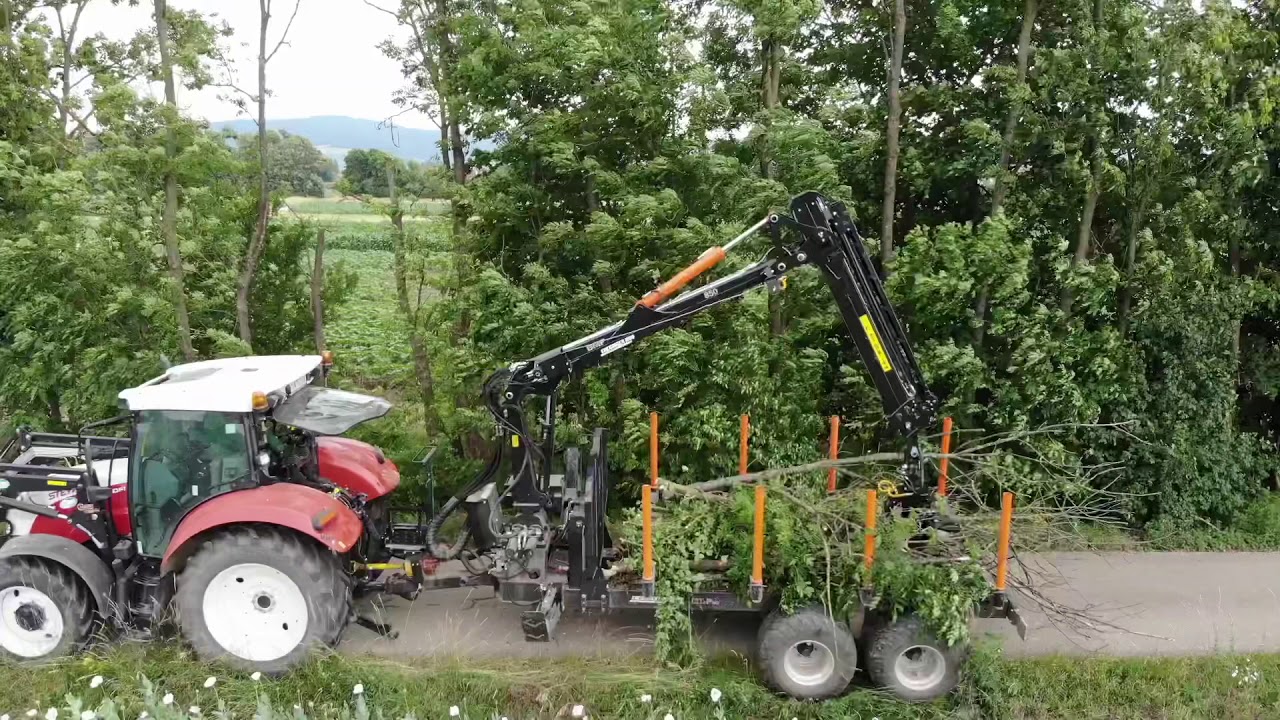 BMF R&uuml;ckewagen mit Jak F&auml;llgreifer im Einsatz