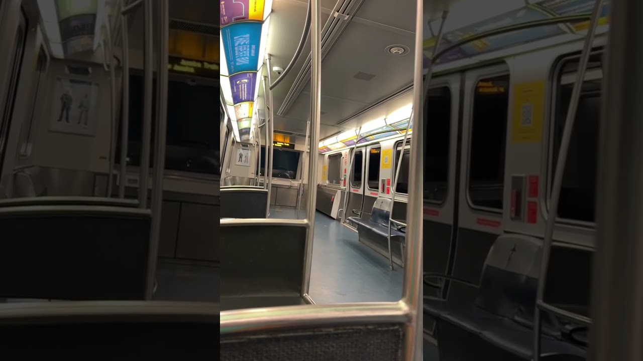 Riding the JFK Airtrain @3AM ✈️🚆☝️😱 #shorts #nyc #jfkairport #airtrain #queens #outsidetours